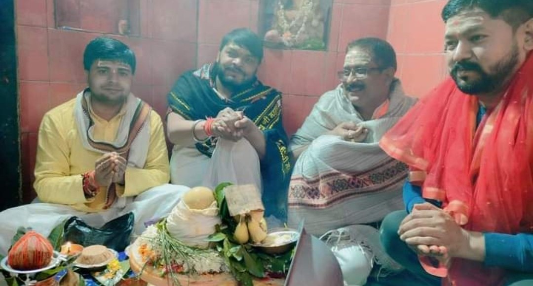 भांग धतूरा से किया गया भोलेनाथ का किया जलाभिषेक