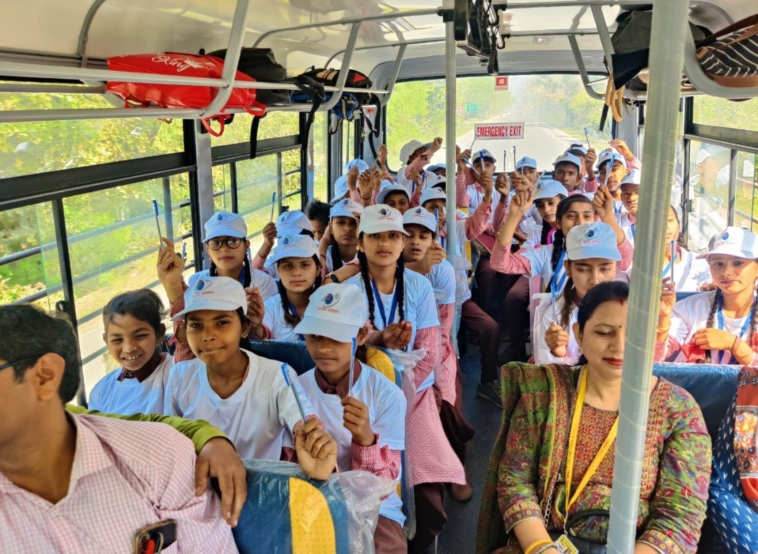 बाल वैज्ञानिकों ने किया आंचलिक विज्ञान नगरी का भ्रमण