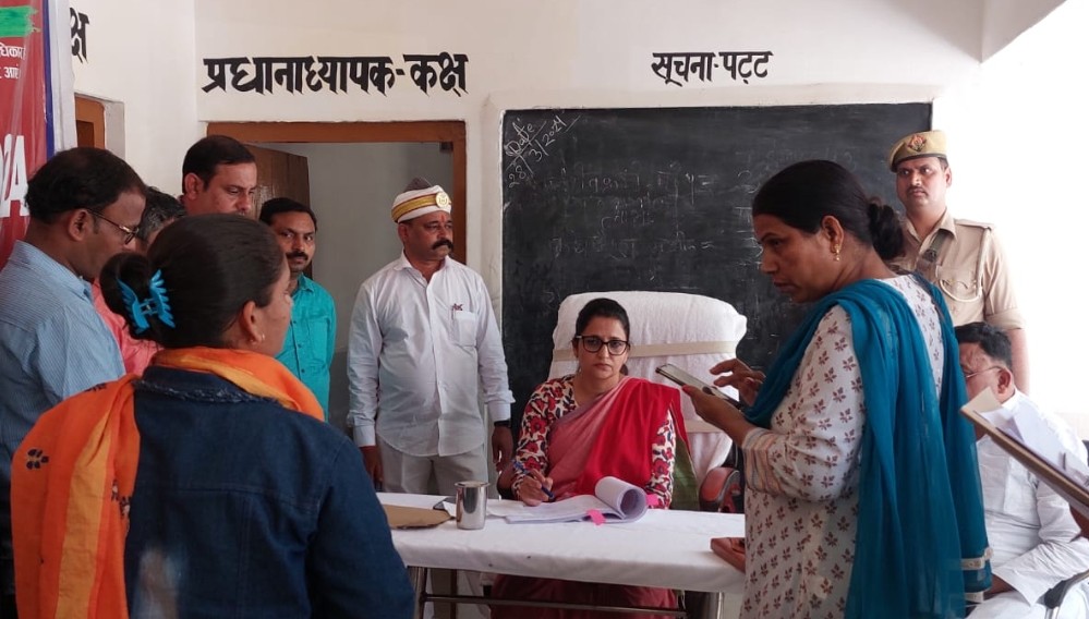 मतदान प्रतिशत में इज़ाफे के लिए जारी है, डीएम का भागीरथ प्रयास