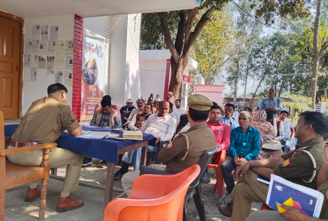 त्योहारों के मद्देनजर विशेश्वरगंज पुलिस हाई अलर्ट मोड पर, किया पीस कमेटी की बैठक