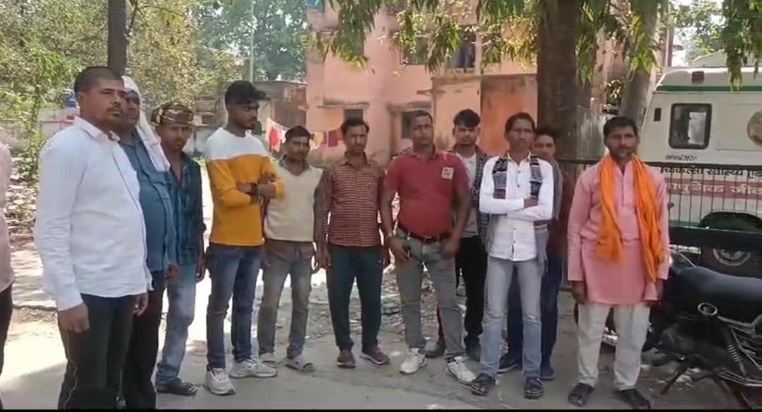 तेज रफ्तार वाहन की टक्कर से किशोर समेत दो की मौत