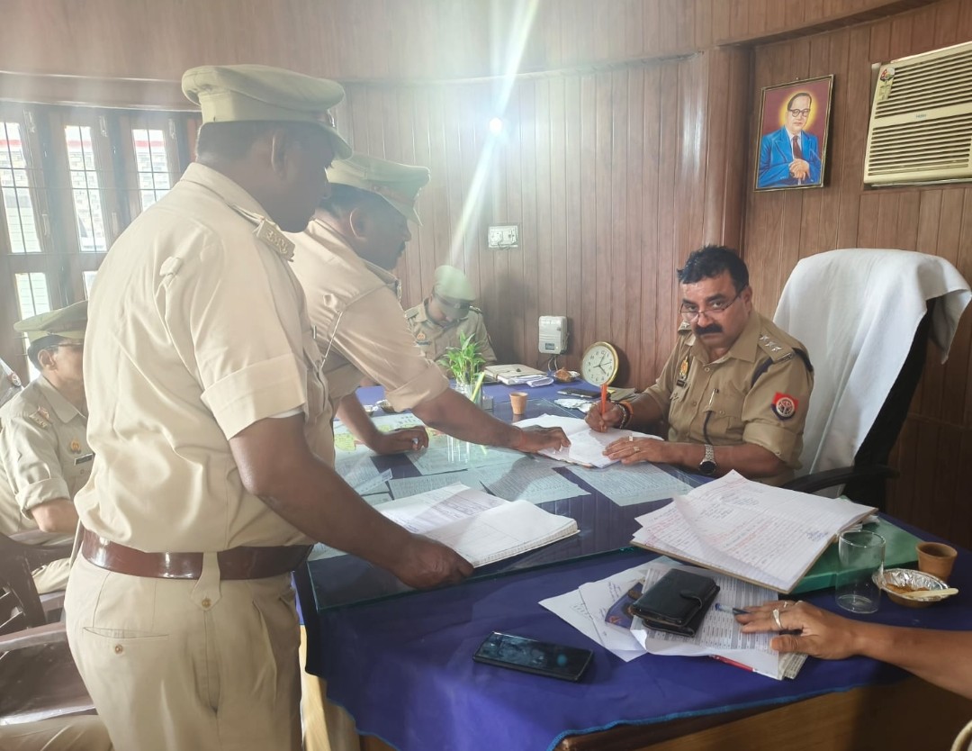 थाना हुजूरपुर में सब इंस्पेक्टर्स के साथ सी ओ ने की बैठक