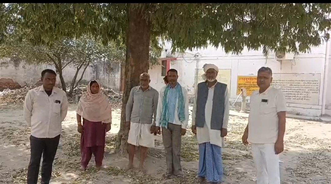 पेड़ लगाने को लेकर दो पक्षों में संघर्ष , बुजुर्ग महिला की मौत