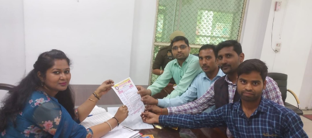 बाघों की मौत पर विश्व मौर्य परिषद ने दिया ज्ञापन