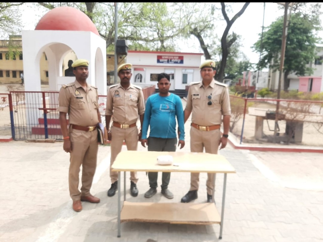 सीमा पर लगातार पकड़ा जा रहा अवैध नशीला पदार्थ