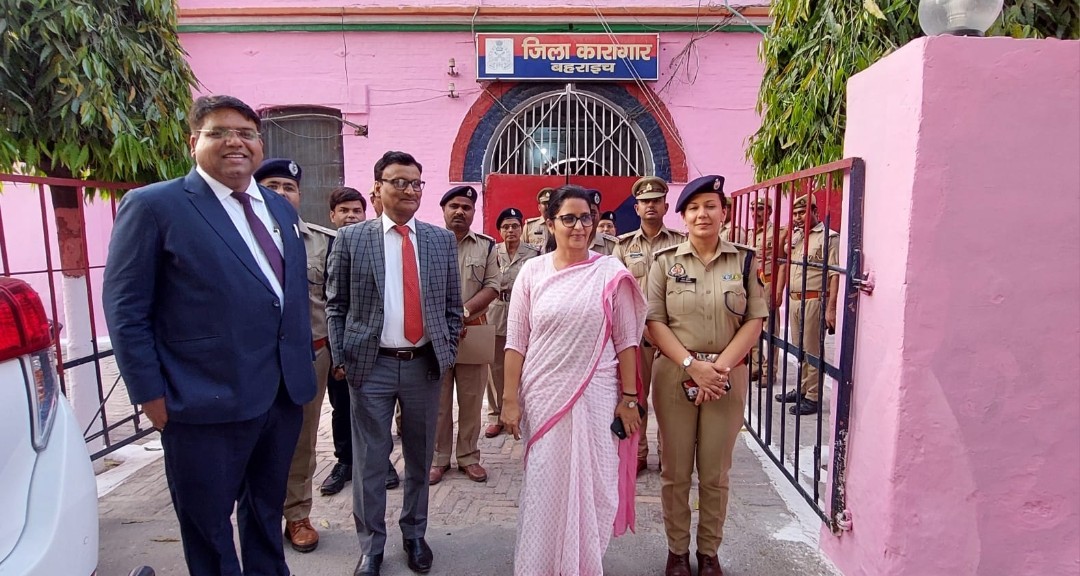 जनपद न्यायाधीश ने डीएम व एसपी के साथ किया कारागार का निरीक्षण
