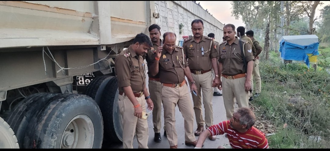 डंपर के चपेट मे आकर बाइक सवार की मौके पर मौत