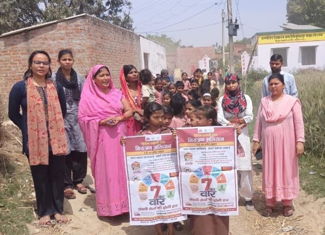 संचारी रोग नियंत्रण अभियान के तहत अपराजिता नारी संघ ने रैली निकालकर  किया जागरूक