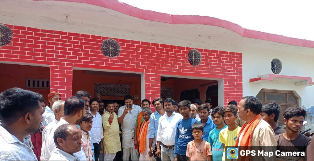भाजपा प्रत्याशी करण सिंह के लिए जनसंपर्क पर निकले गोंडा विधायक प्रतीक सिंह