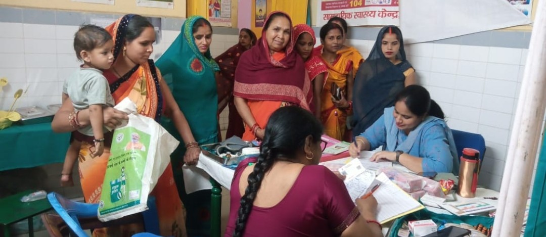 प्रधानमंत्री सुरक्षित मातृत्व दिवस पर गर्भवती की हुई जांच