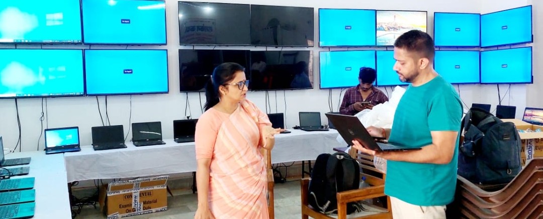 जनपद के 50 प्रतिशत बूथों की वेबकास्टिंग के लिए तैयारियां पूर्ण