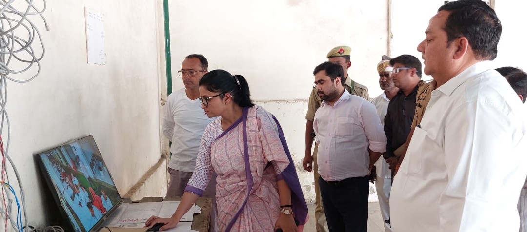 जनपद में ईवीएम कमिशनिंग का कार्य हुआ प्रारम्भ