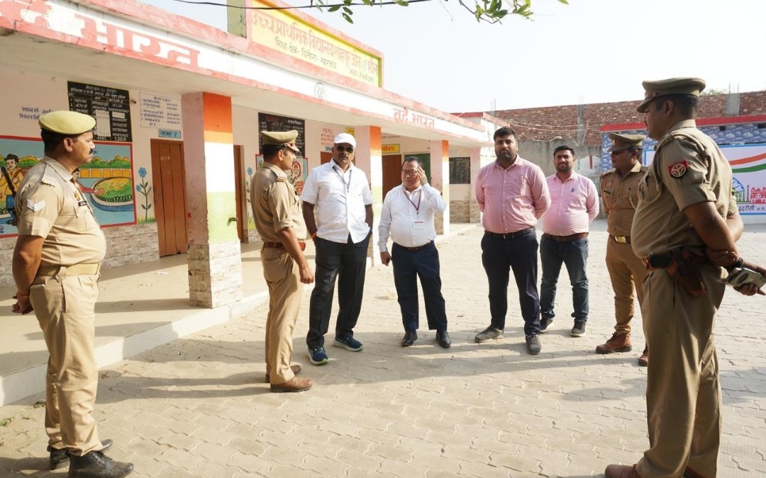 सामान्य व पुलिस प्रेक्षक ने क्रिटिकल मतदान केन्द्रों का किया निरीक्षण