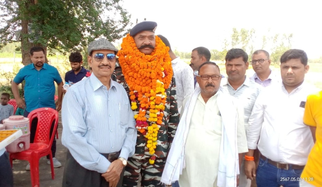 सीआरपीएफ के उपनिरीक्षक पद से  सेवानिवृत्त हुए जगमोहन सिंह का कैसरगंज पहुंचने पर हुआ भव्य स्वागत