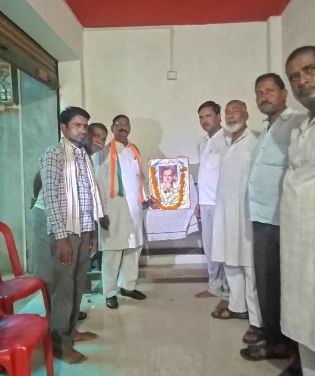 राजीव गांधी का जन्मदिन नानपारा में धूमधाम से मनाया गया