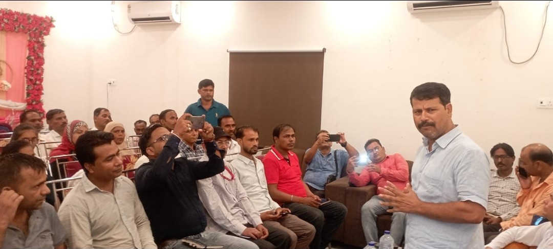 अपनी मांगों को लेकर 5 सितंबर को लखनऊ कूच करेंगे शिक्षामित्र