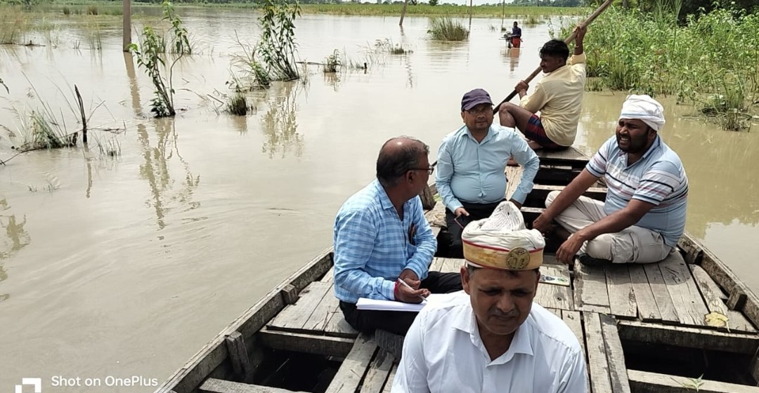 एसडीएम मोतीपुर संजय कुमार ने किया बाढ़ पीड़ित क्षेत्र का निरीक्षण