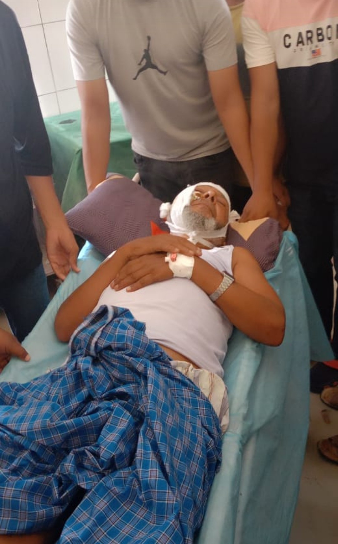 बाइक की टक्कर मे पूर्व राजस्व निरीक्षक गम्भीर रूप से घायल