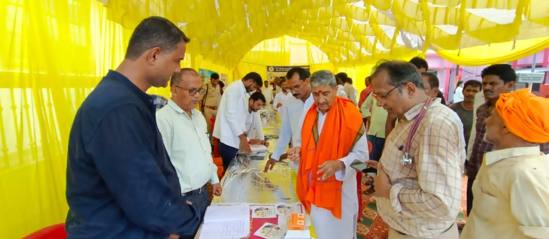 पूर्व मन्त्री ने सीएचसी मे किया जन-आरोग्य स्वास्थ्य मेले का शुभारंभ