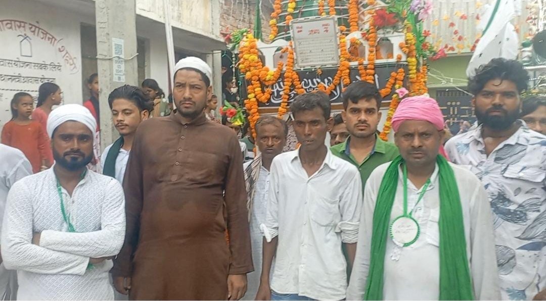 नानपारा में परंपरागत तरीके से मनाया गया 12 रबीउल अव्वल का पर्व