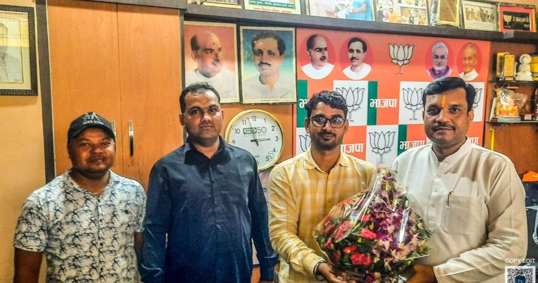 सांसद से मिला नवाबगंज का राष्ट्रीय शैक्षिक महासंघ का प्रतिनिधि मंडल