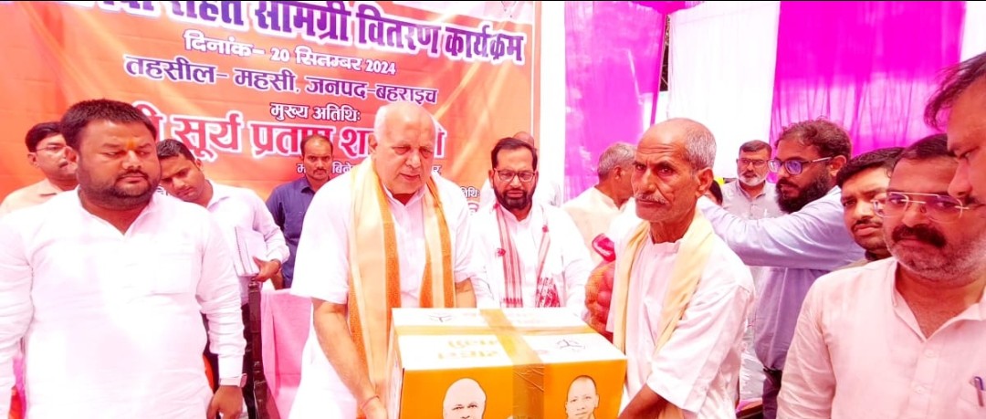प्रभारी मंत्री सूर्य प्रताप शाही ने ग्राम कोढ़वा व टिकुरी का किया भ्रमण