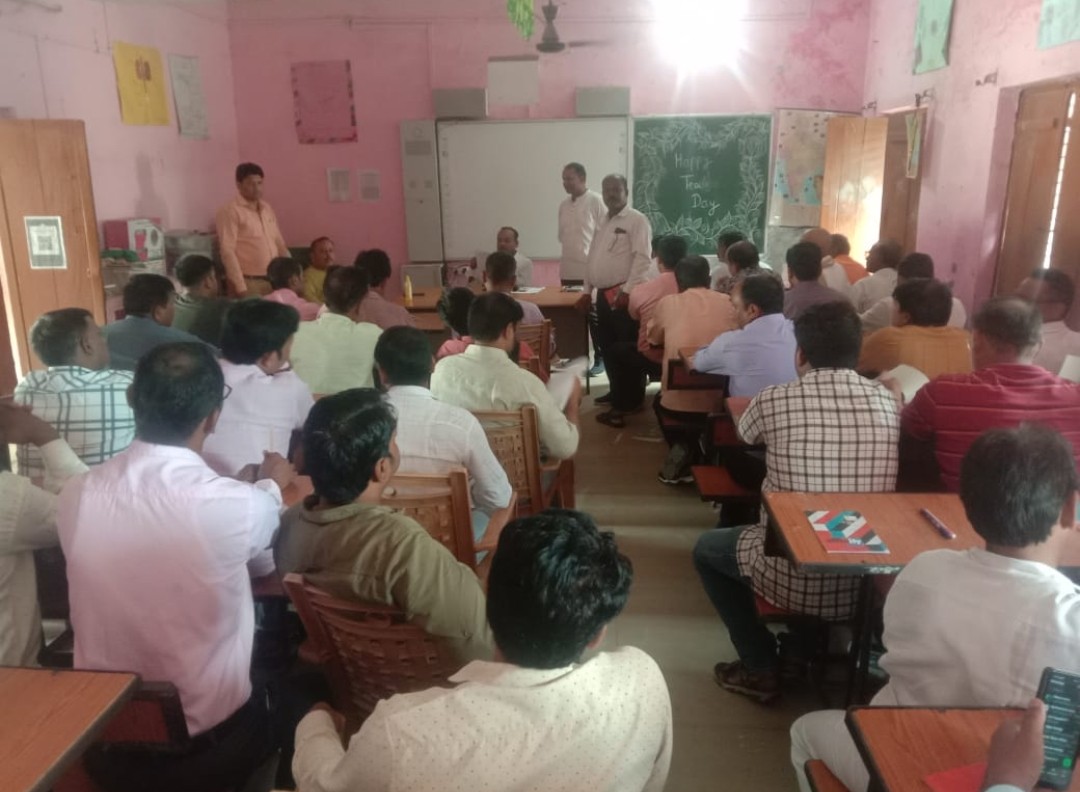 बच्चों में बुनियादी भाषा और गणित की दक्षताओं के विकास हेतु शिक्षको का प्रशिक्षण शुरू