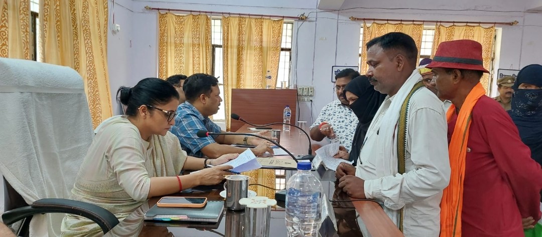 तहसील नानपारा में डीएम की अध्यक्षता में सम्पन्न हुआ सम्पूर्ण समाधान दिवस