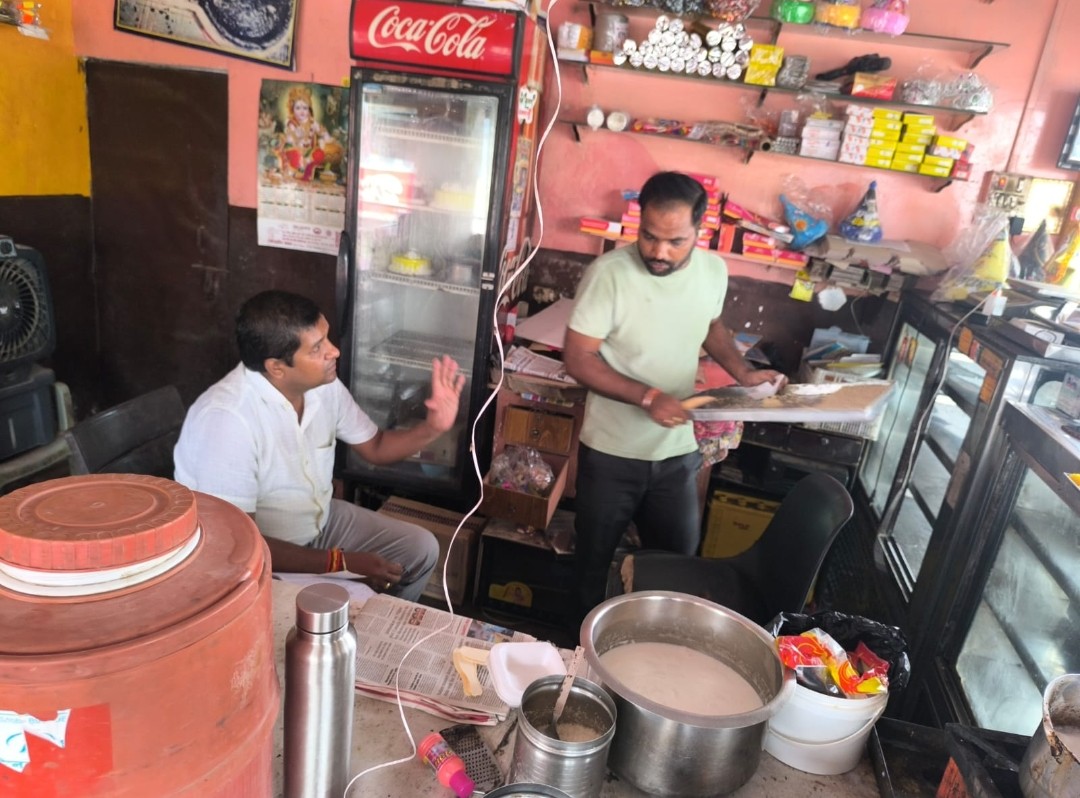 खाद्य विभाग ने की छापेमारी चार नमूने सील कर जांच को भेजा