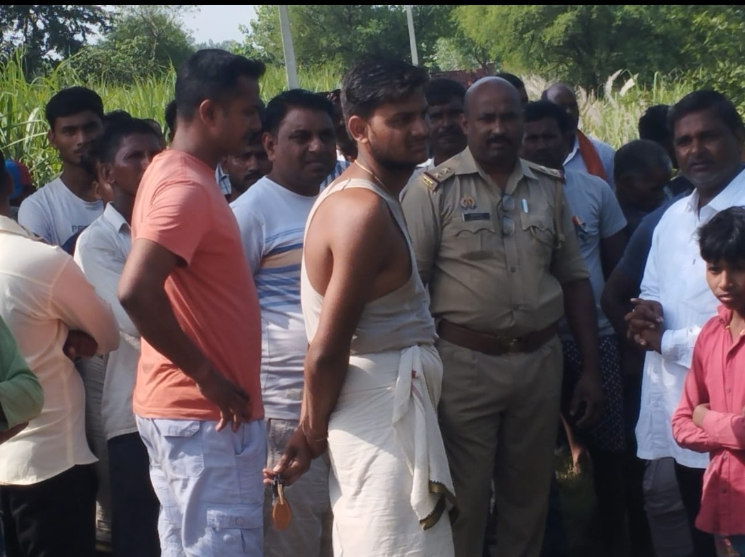 गन्ने के खेत में मिला युवक का शव