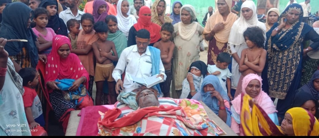 बाढ़ राहत सामग्री लेने गए व्यक्ति की हार्ट अटैक से मौत