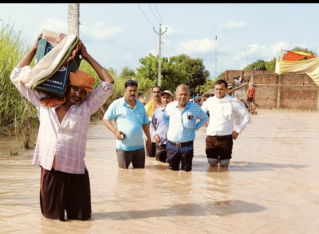 बाढ़ का कहर, फसलों सहित आशियां हुए तहस - नहस
