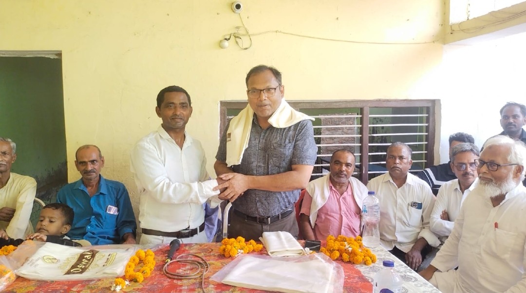 शिक्षक दिवस के अवसर पर आयोजित हुआ काव्य गोष्ठी व सम्मान समारोह