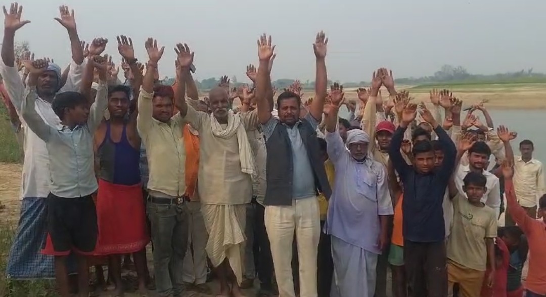 गांव को बचाने के लिए ग्रामीणों की गुहार, बाढ़ से पहले प्रशासन करे ठोस इंतजाम