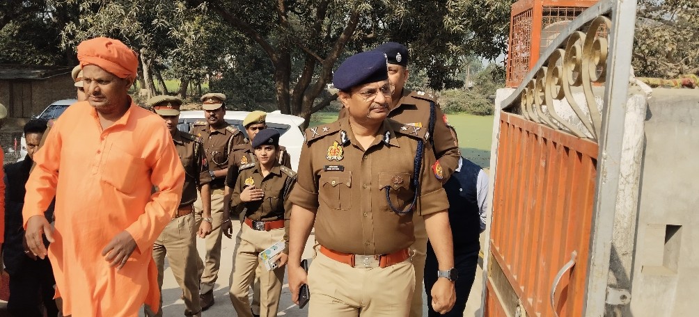आई जी जोन अमितपाठक ने पौराणिक बागेश्वर नाथ मंदिर का किया दौरा