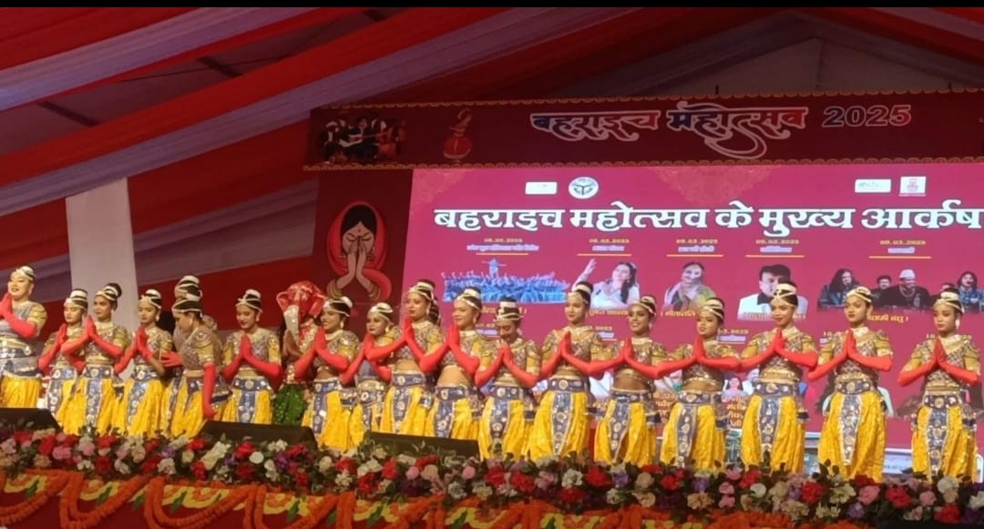 शिव तांडव, मसाने की होली, भजनों तथा भक्तिमय गीतों से मंत्रमुग्ध हुए दर्शक