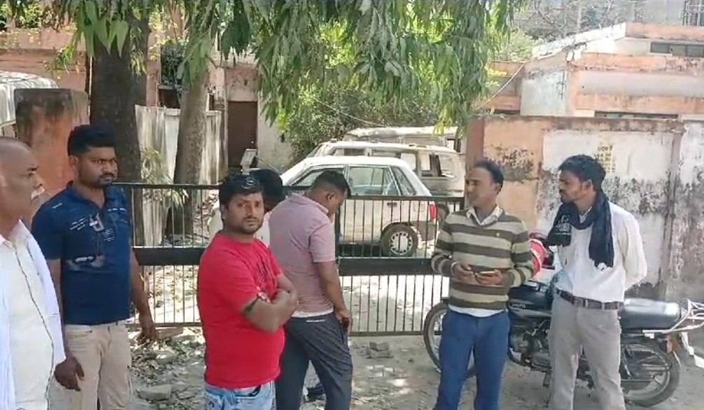 ससुराल से लौटे युवक ने लगाई फांसी