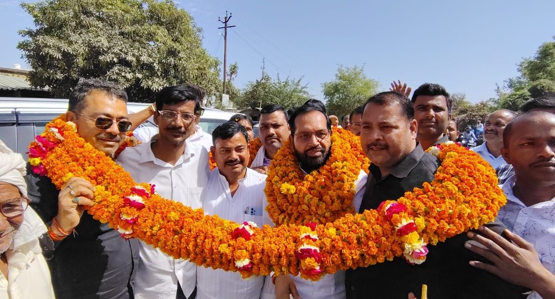 हमारा आंगन हमारे बच्चे कार्यक्रम में शिक्षक व बच्चे पुरस्कृत