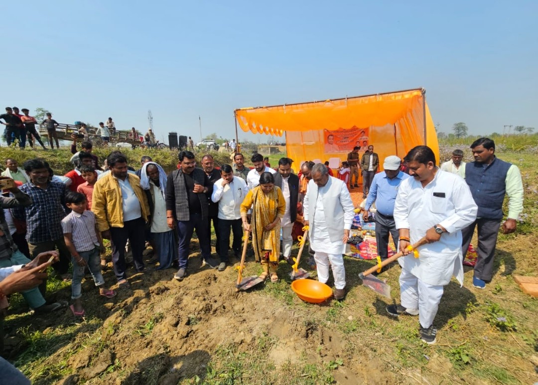विधायक रामनिवास वर्मा ने नाला खुदाई का शुभारंभ किया