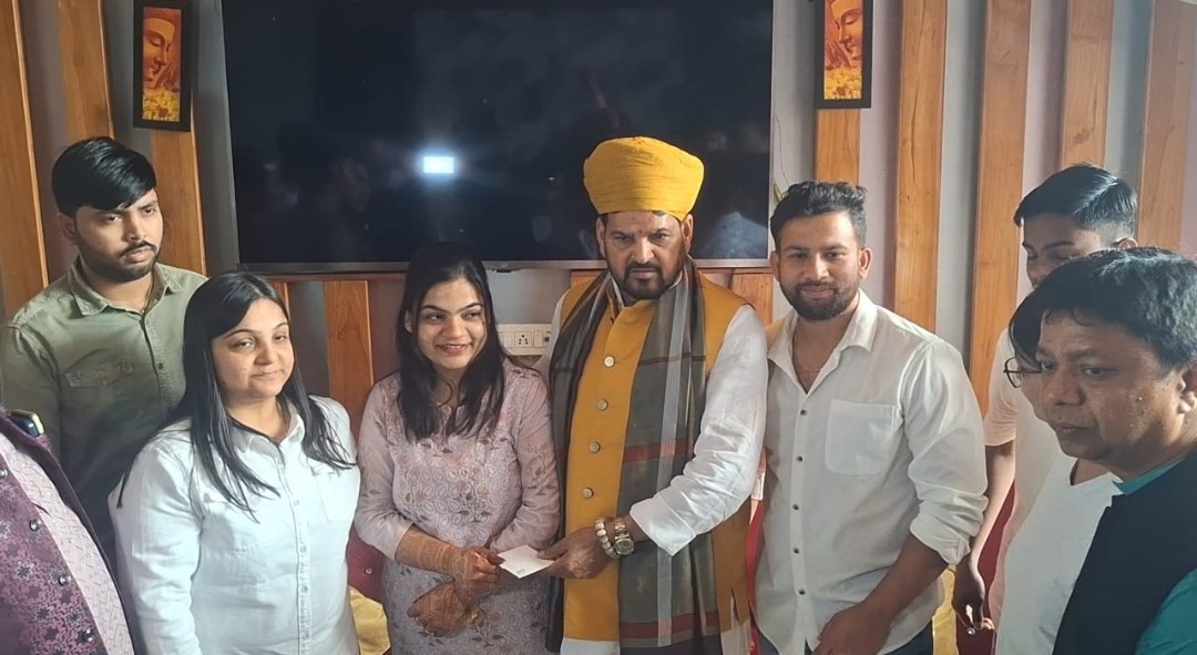 मांगलिक कार्यक्रम में नानपारा पहुंचे पूर्व सांसद बृजभूषण सिंह का स्वागत