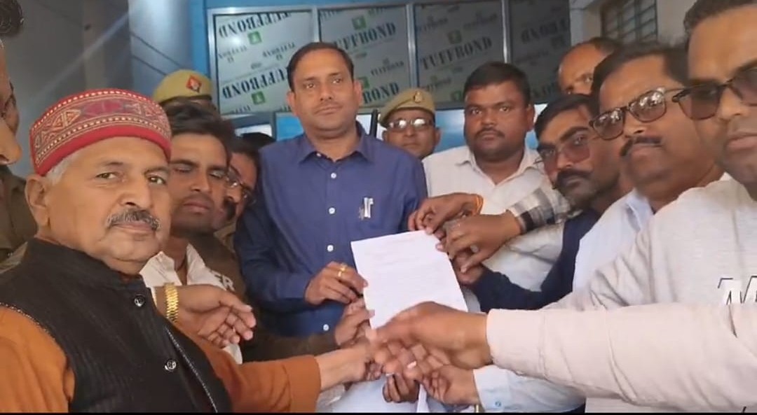 संयुक्त पत्रकार संगठन के कलमकारों ने  उपजिलाधिकारी को सौंपा ज्ञापन
