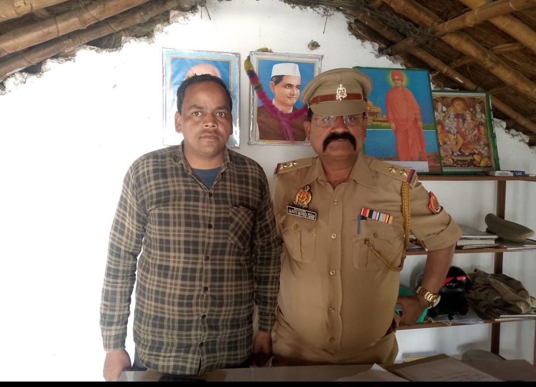 नवनियुक्ति चौकी प्रभारी कृष्ण कुमार सिंह ने संभाला पदभार