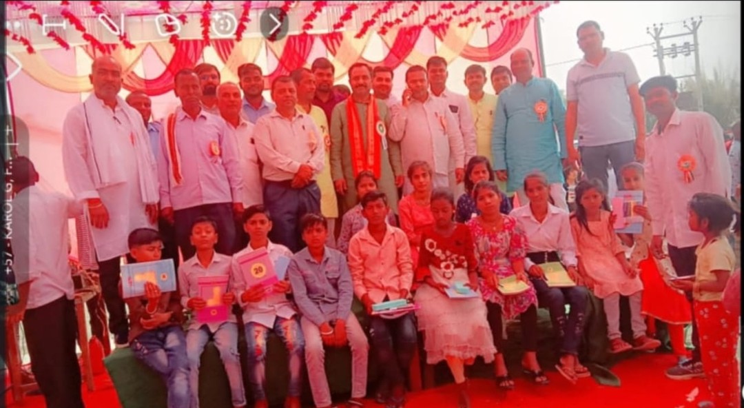 नाम लिखाकर नियमित पढ़ने आएं बच्चे - समय प्रसाद मिश्र