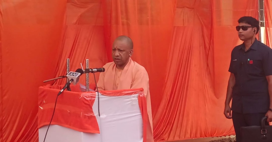 नाव हादसे में पीड़ित परिवारों के साथ खड़ी है सरकार: मुख्यमंत्री योगी आदित्यनाथ